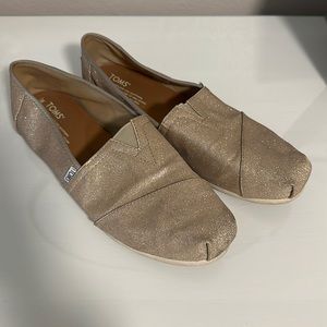 TOMS Gold sparkle shoes sz 10